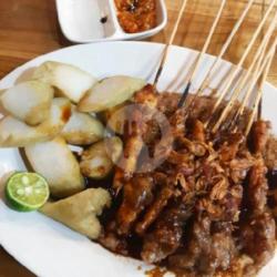 Sate Ayam   Lontong