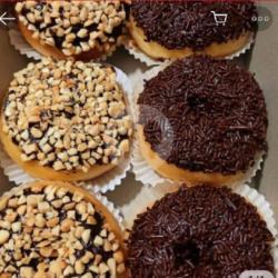 Donat Toping Meses-kacang