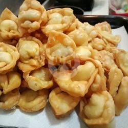 Bunga Pangsit Bakso Goreng