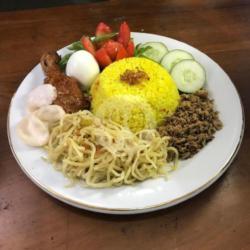 Nasi Kuning Manado