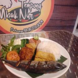 Tempong Ikan Tongkol Komplit