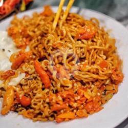 Indomie Goreng Sambal Pedas   Telur