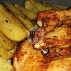 Spicy Chicken Wings   Potatoes Wedges