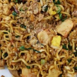 Nasi Goreng Mawutt Telur Indomie Goreng