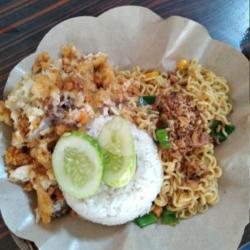 Ayam Geprek   Nasi   Indomie Goreng