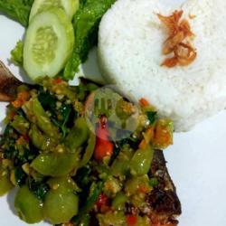 Bawal Sambal Jingkrak