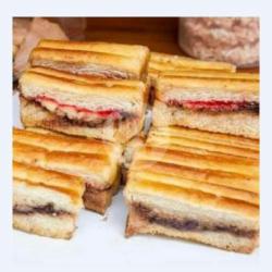 Roti Bakar Special Original(blueberry,strawberry Goldenfill,susu)