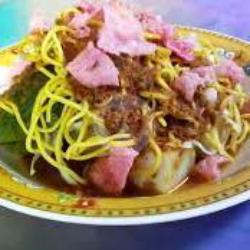 Lontong Mie Kuah Kacang