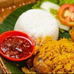 Ayam Keremes   Nasi   Indomie Goreng