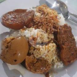 Nasi Uduk Betawi Semur Jengkol