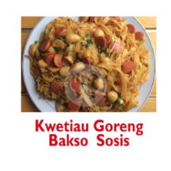 Kwitiaw Goreng Bakso Sosis