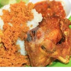 Ayam Goreng Sarundeng