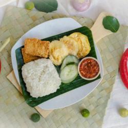 Nasi Lalapan Telur Goreng