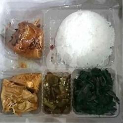 Nasi Kotak Gulai Kikil