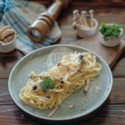 Fettucine Mushroom Alfredo