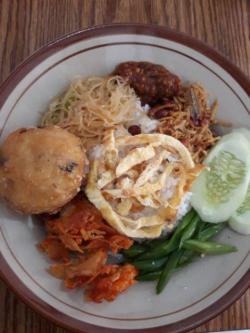 Nasi Uduk Perkedel