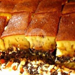 Martabak Kacang Coklat Wijen