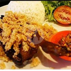 Bebek Bakar Kremes