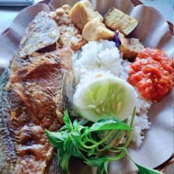 Nasi Penyet Mujaer