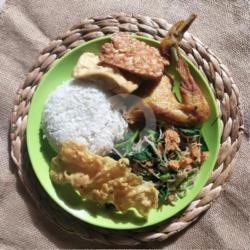 Nasi Urap Urap Ayam