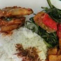 Paket Kumplit 6 ( Nasi , Cumi Asin , Kangkung , Tahu Tempe , Sambal , Kerupuk ) Free Air Teh Tawar