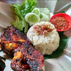 Nasi Ayam Bakar Tahu Tempe , Sambel Penyet ,plus Usus