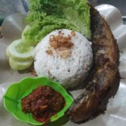 Pecel Lele Goreng Plus Nasi