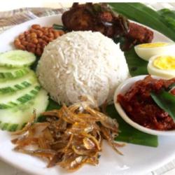 Nasi Uduk Ayam Bakar  Telor Rebus