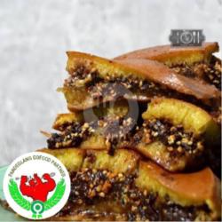 Martabak Manis Keju Susu Seres Kacang