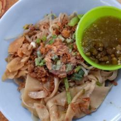 Mie Pansit Kasar