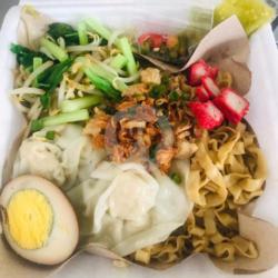 Mie Lebar Babi Pangsit