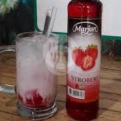 Es Kelapa Strawberry