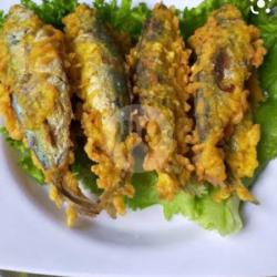 Pindang Goreng Telur  Tahu Tempe  Sambel  Lalapan