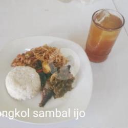 Pahe 3 Nasi Campur Lauk Pindang   Es Teh