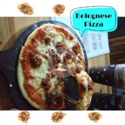 Bolognese Pizza