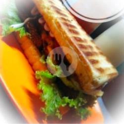 Roti Bakar Sandwich Smoke Beef