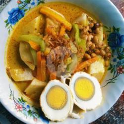 Lontong Kari Sayur   Telor