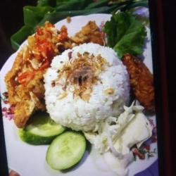 Nasi Ayam Geprek   Es Teh