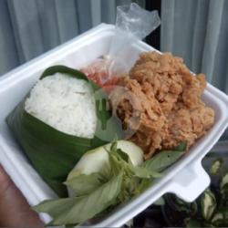 Nasi Ayam Geprek Plus Sambel Geprek