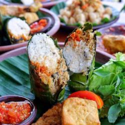 Nasi Bakar Baby Cumi   Ayam Bakar/goreng