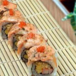 Salmon Mentai Sushi Roll