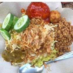 Nasi Kuning Komplit