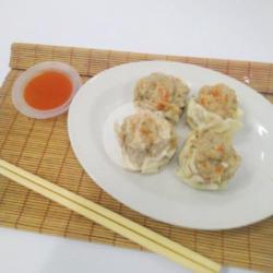 Dimsum Ayam Dengan Topping Ayam Wortel Isi 4