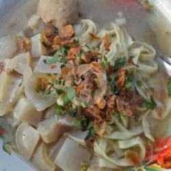 Mie Kocok Bandung Dengan Bakso Dan Kikil