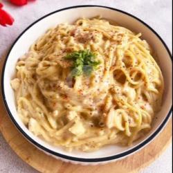 La Signature Spaghetti Carbonara Chicken