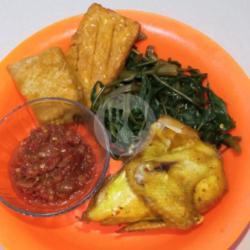 Ayam Dada Sambal Terasi Lalap Kangkung