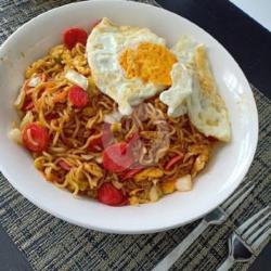 Indomie Kering Telor   Sosis