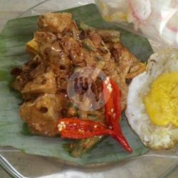 Gado Gado   Kupat   Telor Ceplok