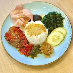 Nasi Rames Dendeng Balado