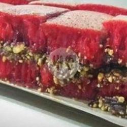 Red Velvet Kacang Coklat Susu